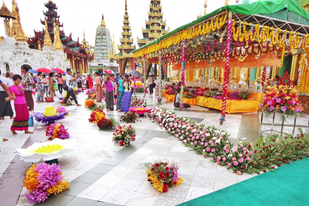 1 1024x683 - The Golden Pagoda - S H W E D A G O N Pagoda, Myanmar